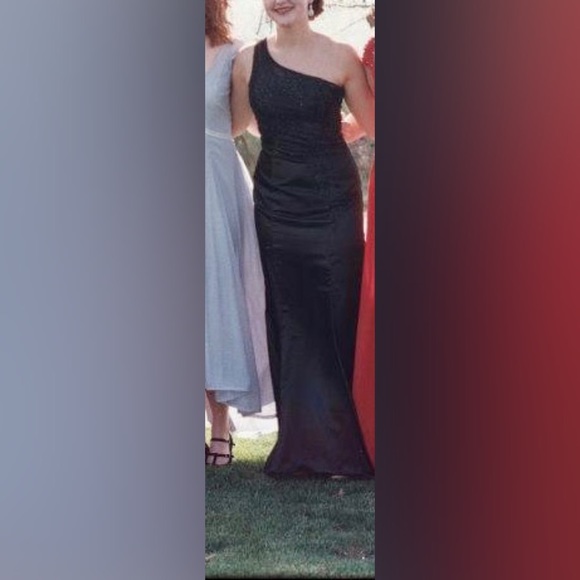 Floor Length Prom / Formal Dress - Picture 3 of 7